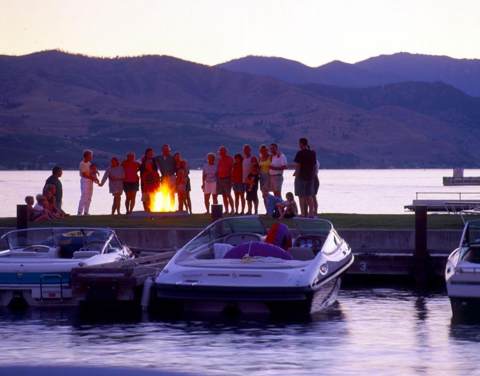 Campbell'S Resort On Lake Челан Екстериор снимка